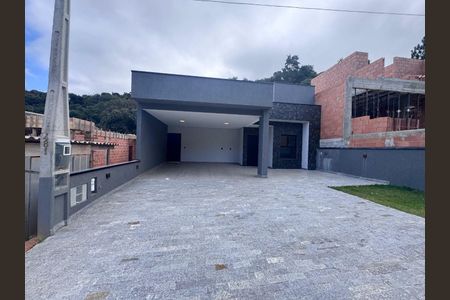 Casa à venda com 180m², 3 quartos e 4 vagas
