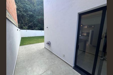 Casa à venda com 180m², 3 quartos e 4 vagas