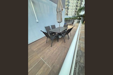 Apartamento à venda com 2 quartos, 55m² em Quitaúna, Osasco