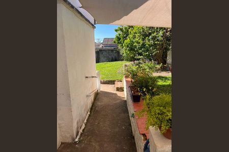Casa à venda com 215m², 4 quartos e sem vaga