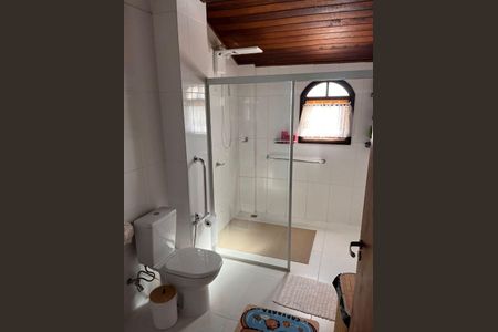 Casa à venda com 215m², 4 quartos e sem vaga