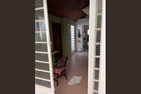Casa à venda com 215m², 4 quartos e sem vaga