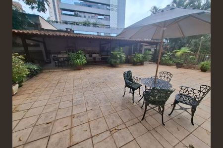 Apartamento à venda com 217m², 4 quartos e 1 vaga