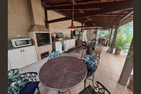 Apartamento à venda com 217m², 4 quartos e 1 vaga