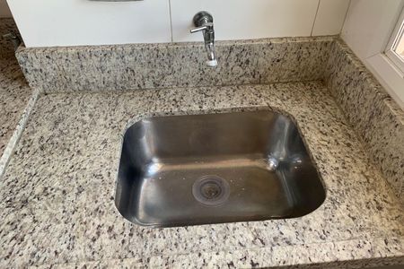 Apartamento para alugar com 77m², 2 quartos e 2 vagas Apartamento para alugar com 77m², 2 quartos e 2 vagasCozinha e Área de Serviço
