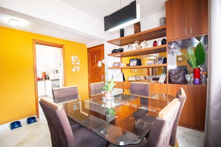 Apartamento à venda com 85m², 3 quartos e 1 vaga Apartamento à venda com 85m², 3 quartos e 1 vagaSala de Jantar