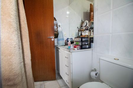 Apartamento à venda com 85m², 3 quartos e 1 vaga Apartamento à venda com 85m², 3 quartos e 1 vagaBanheiro da Suite