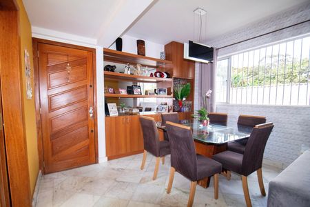 Apartamento à venda com 85m², 3 quartos e 1 vaga Apartamento à venda com 85m², 3 quartos e 1 vagaSala de Jantar