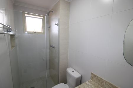 Banheiro social de apartamento à venda com 2 quartos, 67m² em Santana, São Paulo