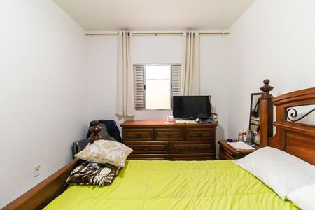 Casa à venda com 230m², 6 quartos e 2 vagas Casa à venda com 230m², 6 quartos e 2 vagasQuarto - Casa 2