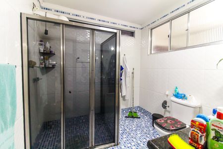Casa à venda com 230m², 6 quartos e 2 vagas Casa à venda com 230m², 6 quartos e 2 vagasBanheiro da Suíte
