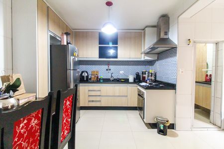 Casa à venda com 230m², 6 quartos e 2 vagas Casa à venda com 230m², 6 quartos e 2 vagasCozinha