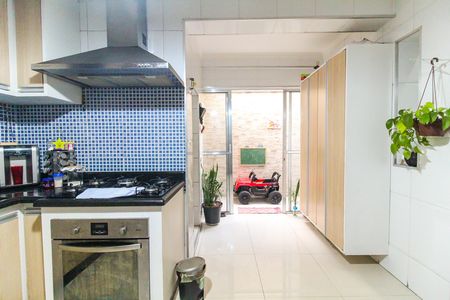 Casa à venda com 230m², 6 quartos e 2 vagas Casa à venda com 230m², 6 quartos e 2 vagasCozinha