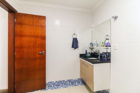 Casa à venda com 230m², 6 quartos e 2 vagas Casa à venda com 230m², 6 quartos e 2 vagasBanheiro 2