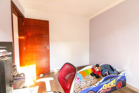 Casa à venda com 230m², 6 quartos e 2 vagas Casa à venda com 230m², 6 quartos e 2 vagasQuarto 2