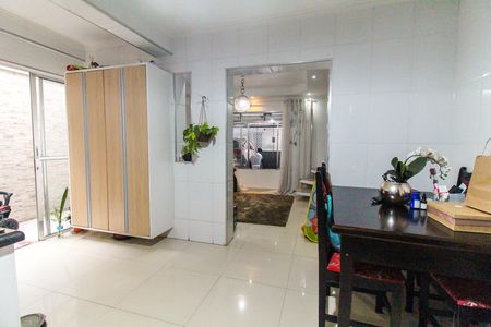 Casa à venda com 230m², 6 quartos e 2 vagas Casa à venda com 230m², 6 quartos e 2 vagasCozinha