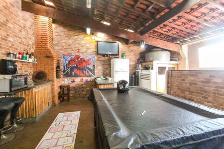 Casa à venda com 230m², 6 quartos e 2 vagas Casa à venda com 230m², 6 quartos e 2 vagasÁrea Gourmet