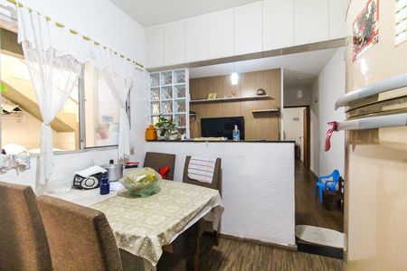 Casa à venda com 230m², 6 quartos e 2 vagas Casa à venda com 230m², 6 quartos e 2 vagasCozinha - Casa 2