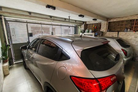 Casa à venda com 230m², 6 quartos e 2 vagas Casa à venda com 230m², 6 quartos e 2 vagasGaragem