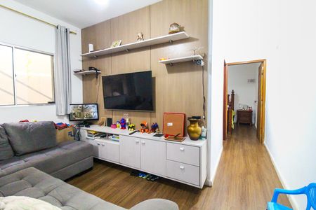 Casa à venda com 230m², 6 quartos e 2 vagas Casa à venda com 230m², 6 quartos e 2 vagasSala - Casa 2