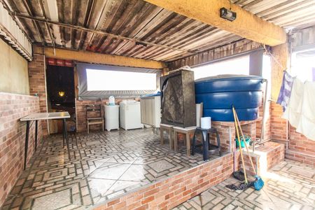 Casa à venda com 230m², 6 quartos e 2 vagas Casa à venda com 230m², 6 quartos e 2 vagasTerraço