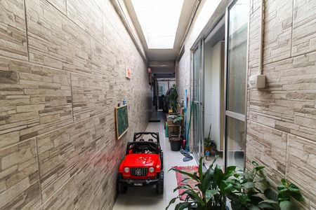 Casa à venda com 230m², 6 quartos e 2 vagas Casa à venda com 230m², 6 quartos e 2 vagasQuintal