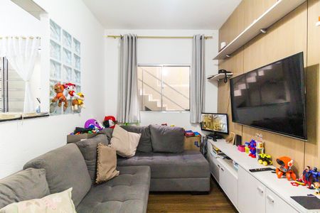 Casa à venda com 230m², 6 quartos e 2 vagas Casa à venda com 230m², 6 quartos e 2 vagasSala - Casa 2