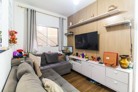Casa à venda com 230m², 6 quartos e 2 vagas Casa à venda com 230m², 6 quartos e 2 vagasSala - Casa 2