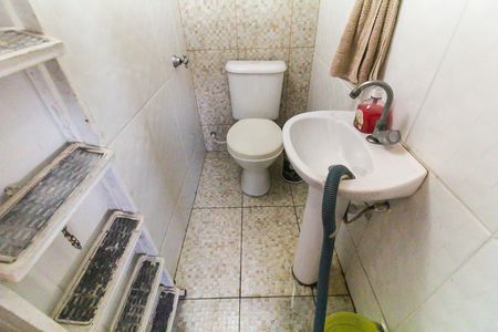 Casa à venda com 230m², 6 quartos e 2 vagas Casa à venda com 230m², 6 quartos e 2 vagasBanheiro de Serviço