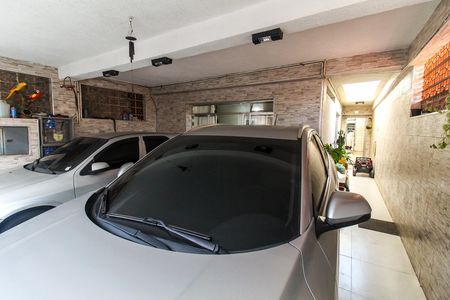 Casa à venda com 230m², 6 quartos e 2 vagas Casa à venda com 230m², 6 quartos e 2 vagasGaragem