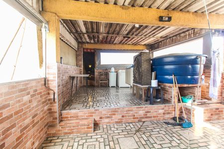 Casa à venda com 230m², 6 quartos e 2 vagas Casa à venda com 230m², 6 quartos e 2 vagasTerraço