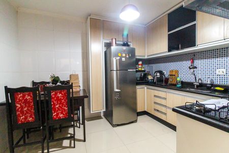 Casa à venda com 230m², 6 quartos e 2 vagas Casa à venda com 230m², 6 quartos e 2 vagasCozinha
