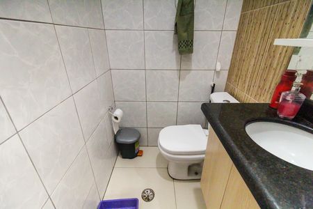 Casa à venda com 230m², 6 quartos e 2 vagas Casa à venda com 230m², 6 quartos e 2 vagasLavabo