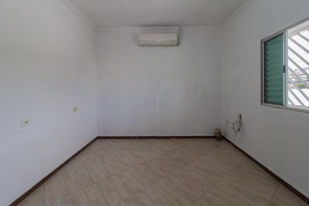 Casa para alugar com 250m², 3 quartos e 3 vagas Casa para alugar com 250m², 3 quartos e 3 vagasQuarto 1