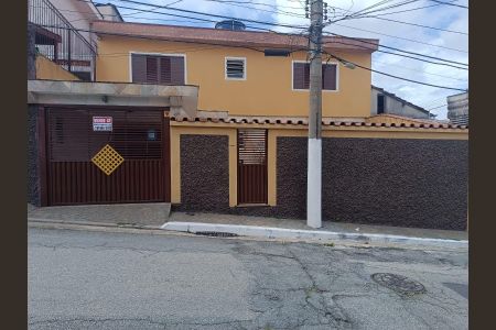 Casa à venda com 120m², 2 quartos e 1 vaga Casa à venda com 120m², 2 quartos e 1 vagaFachada