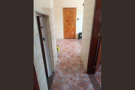 Casa à venda com 120m², 2 quartos e 1 vaga Casa à venda com 120m², 2 quartos e 1 vagaCorredor