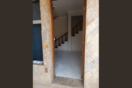Casa à venda com 120m², 2 quartos e 1 vaga Casa à venda com 120m², 2 quartos e 1 vagaEntrada