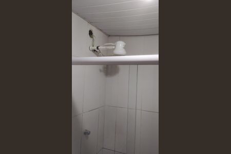 Banheiro social de apartamento para alugar com 2 quartos, 52m² em Bom Retiro, São Gonçalo