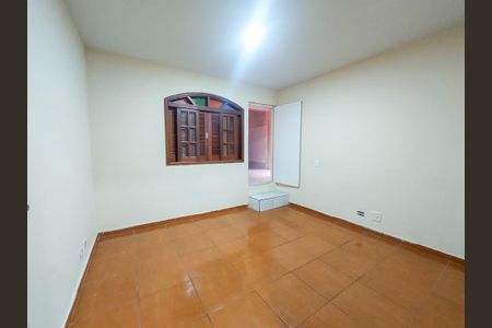 Casa à venda com 230m², 4 quartos e 4 vagas