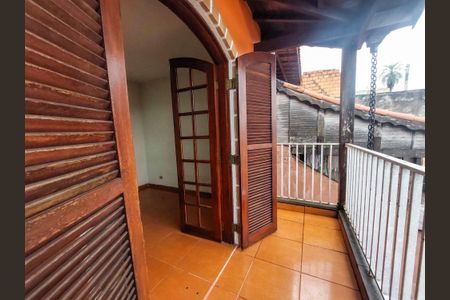 Casa à venda com 230m², 4 quartos e 4 vagas Casa à venda com 230m², 4 quartos e 4 vagasVaranda Suite