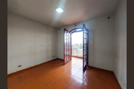 Casa à venda com 230m², 4 quartos e 4 vagas Casa à venda com 230m², 4 quartos e 4 vagasSuite