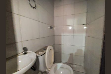 Casa à venda com 230m², 4 quartos e 4 vagas Casa à venda com 230m², 4 quartos e 4 vagasBanheiro de serviço