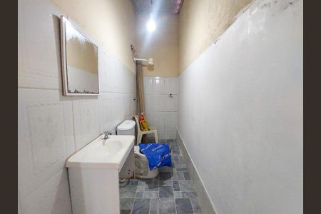 Casa à venda com 230m², 4 quartos e 4 vagas Casa à venda com 230m², 4 quartos e 4 vagasBanheiro 1