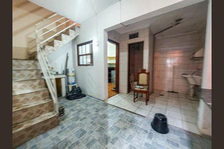 Casa à venda com 230m², 4 quartos e 4 vagas Casa à venda com 230m², 4 quartos e 4 vagasQuintal
