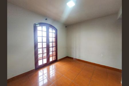 Casa à venda com 230m², 4 quartos e 4 vagas Casa à venda com 230m², 4 quartos e 4 vagasSuite