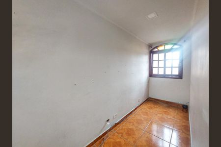 Casa à venda com 230m², 4 quartos e 4 vagas Casa à venda com 230m², 4 quartos e 4 vagasSala
