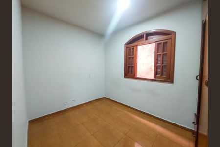 Casa à venda com 230m², 4 quartos e 4 vagas Casa à venda com 230m², 4 quartos e 4 vagasQuarto 1