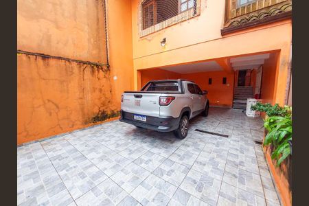 Casa à venda com 230m², 4 quartos e 4 vagas Casa à venda com 230m², 4 quartos e 4 vagasGaragem