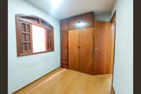 Casa à venda com 230m², 4 quartos e 4 vagas Casa à venda com 230m², 4 quartos e 4 vagasQuarto 1