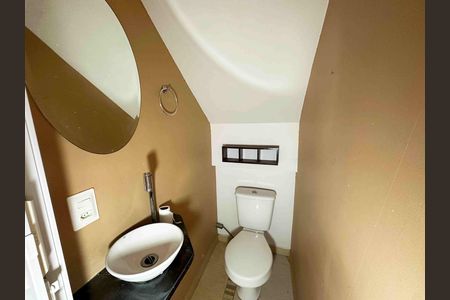 Casa de condomínio à venda com 65m², 2 quartos e 2 vagasLavabo